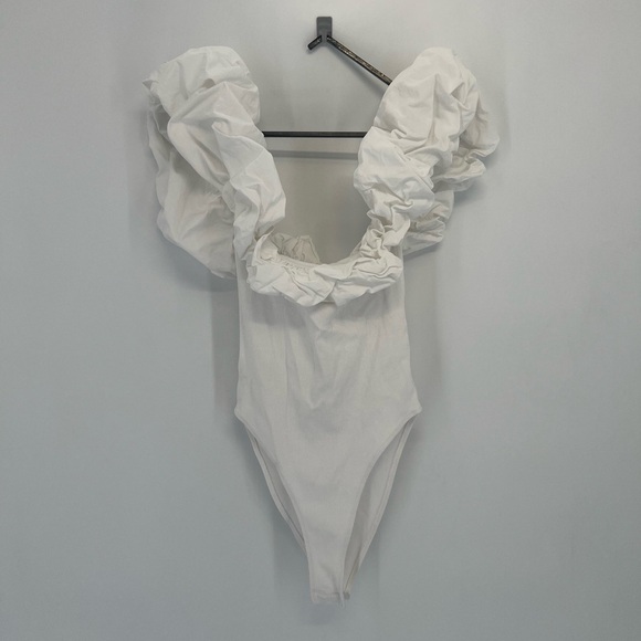 Zara Puffy Exaggerated Ruffled Neck Versatile Off Shoulder Ribbed Knit Bodysuit - Picture 1 of 8